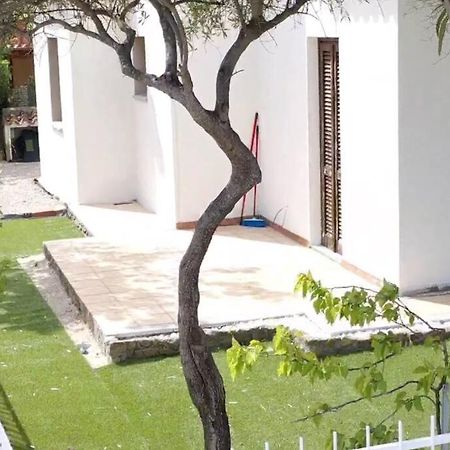 Comoda Villetta Con Giardino San Teodoro  Exterior foto