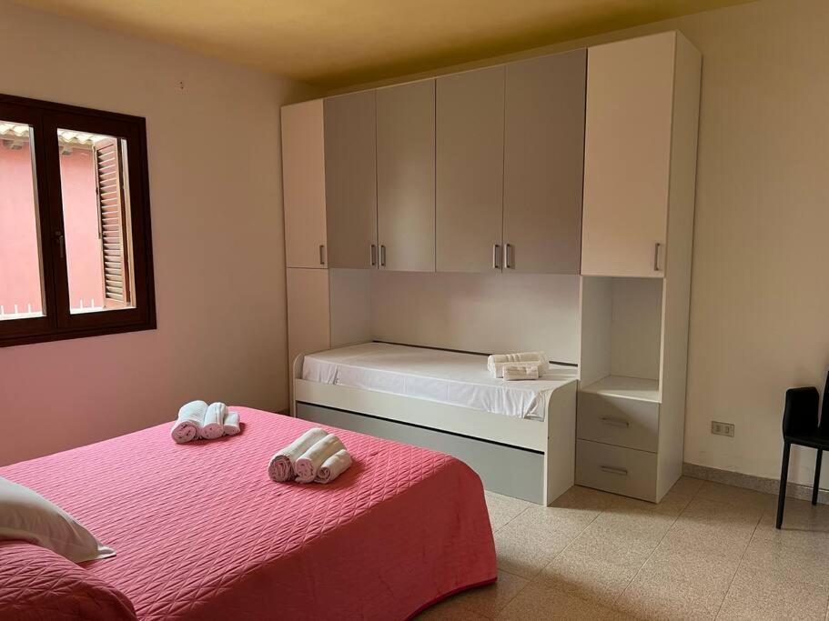 Comoda Villetta Con Giardino San Teodoro  Exterior foto
