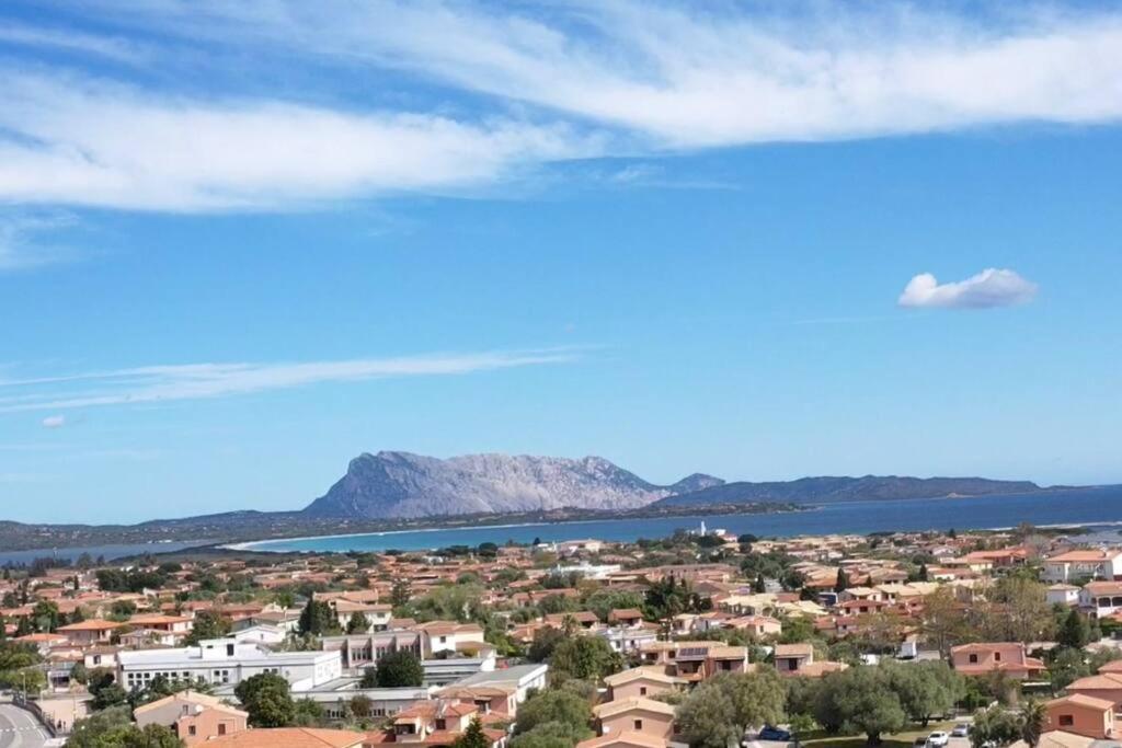 Comoda Villetta Con Giardino San Teodoro  Exterior foto