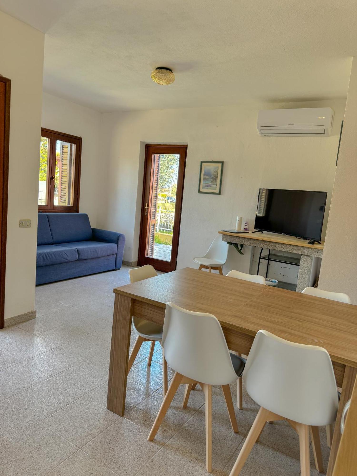 Comoda Villetta Con Giardino San Teodoro  Exterior foto